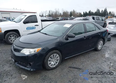 2013 Toyota Camry Le z USA, uszkodzony, nr VIN 4T4BF1FKXDR328757